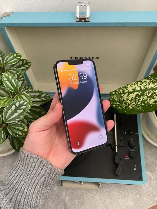 Продам iPhone 13 pro/128gb
Телефон в (1)