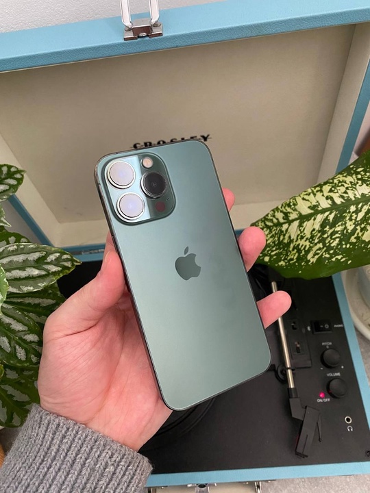 Продам iPhone 13 pro/128gb
Телефон в (3)