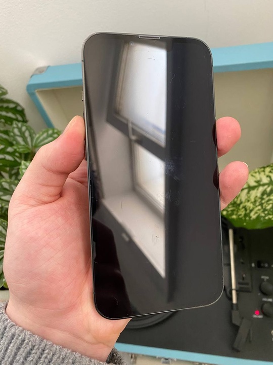 Продам iPhone 13 pro/128gb
Телефон в (4)