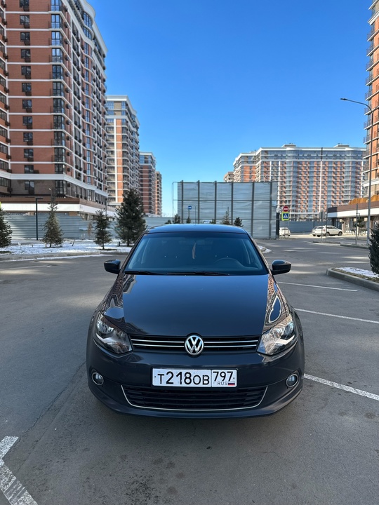 Продам Polo 
Год 2011
Мотор 1.6
Автомат (1)