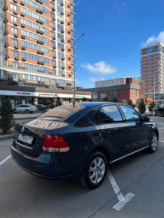 Продам Polo 
Год 2011
Мотор 1.6
Автомат (4)