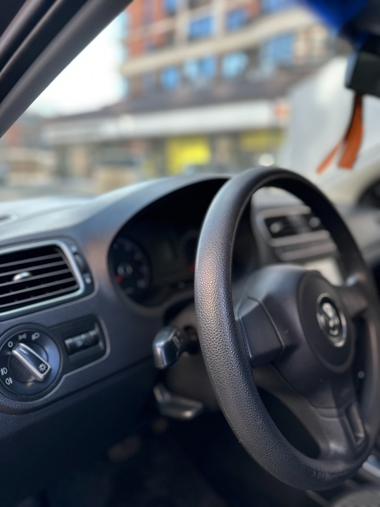 Продам Polo 
Год 2011
Мотор 1.6
Автомат (6)