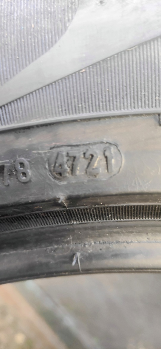 Продам живую резину 255.50.19. Пирелли (3)