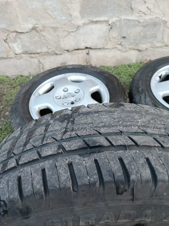 Продам Лето на Дисках 195/65/15.5/110 (4)