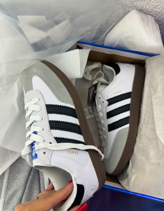 Продам женские кроссовки adidas samba,совершенно
