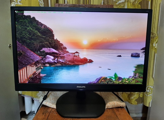 Продам отличный 24" (61см) ЖК-монитор