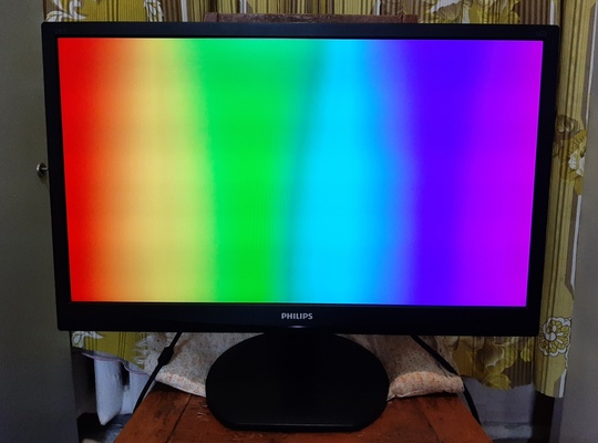 Продам отличный 24" (61см) ЖК-монитор (3)