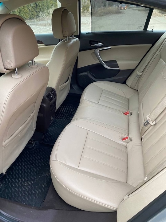 Луганск,продам Opel Insignia 2011 года (6)