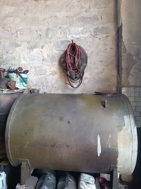 Продам металлическую бочку 800 л,