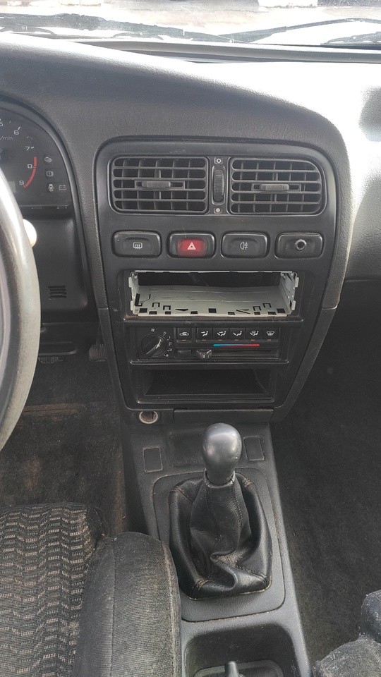 Продам  Nissan Primera P10 (9)