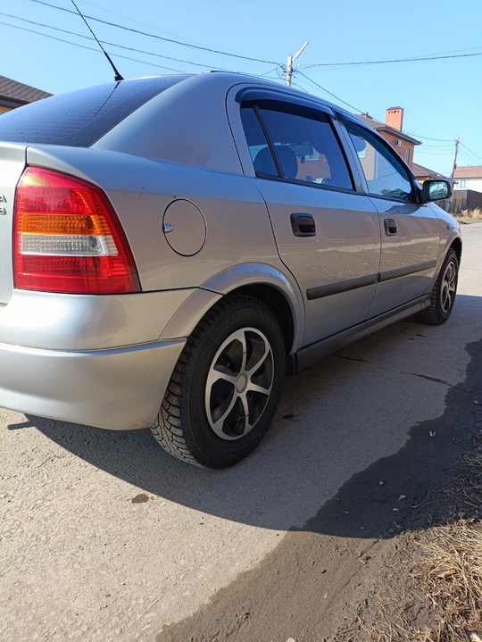 Продам  Opel Astra 1.6 (1)