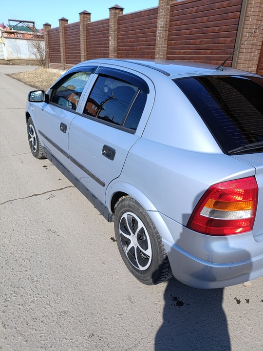 Продам  Opel Astra 1.6 (4)