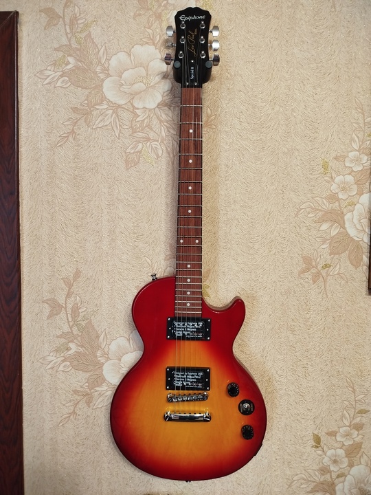 Электрогитара Epiphone (Gibson) 
Новая. Упаковка,