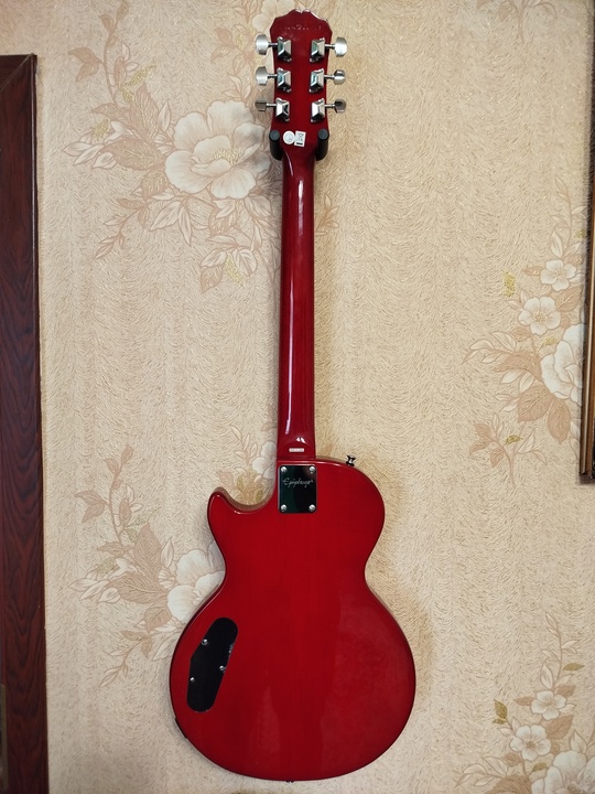 Электрогитара Epiphone (Gibson) 
Новая. Упаковка, (1)