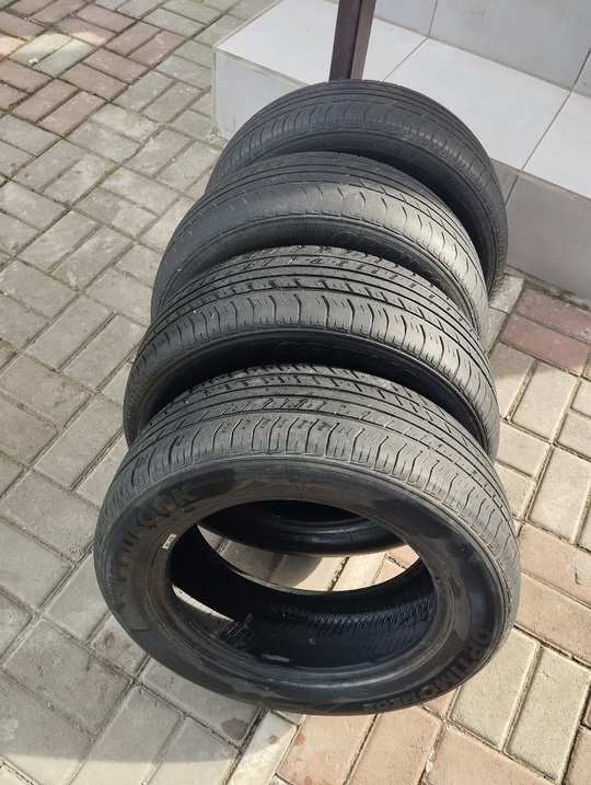Продам комплект летней резины .
185-60-14.
5000 (1)