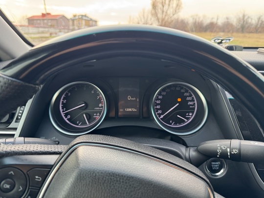 Продам личный автомобиль Toyota Camry (7)
