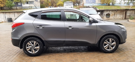 HYUNDAI / ix35 
Цена: 1 (4)