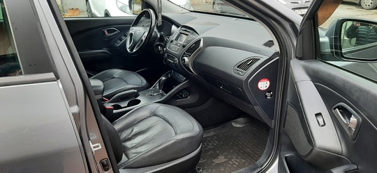 HYUNDAI / ix35 
Цена: 1 (7)