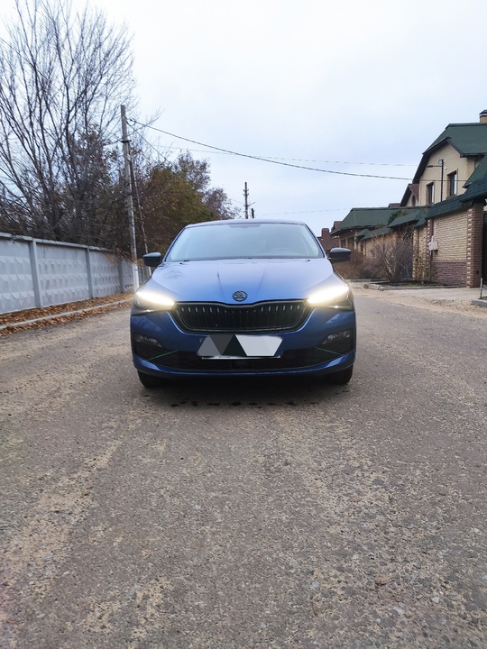 Продам SKODA РАПИД.2020г.в.
Состояние нового авто.
Коробка (6)