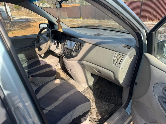 Продам Мазду MPV 2002 года (4)