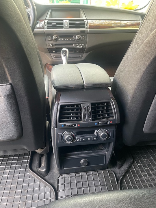 Bmw x5 е70 2008 года (3)