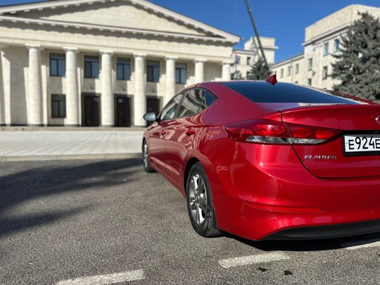 Продам Hyundai Elantra 2018 г (7)
