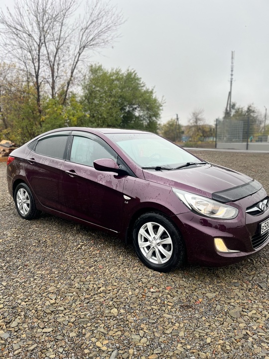 Hyundai Solaris 2011 год.
Двигатель 1.6,пробег (1)