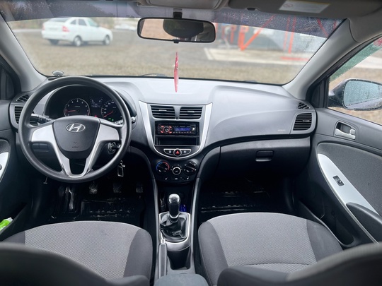 Hyundai Solaris 2011 год.
Двигатель 1.6,пробег (5)
