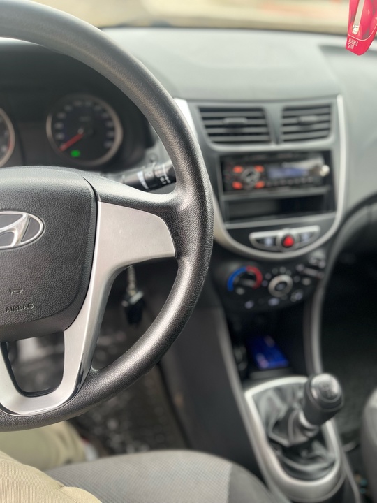 Hyundai Solaris 2011 год.
Двигатель 1.6,пробег (6)