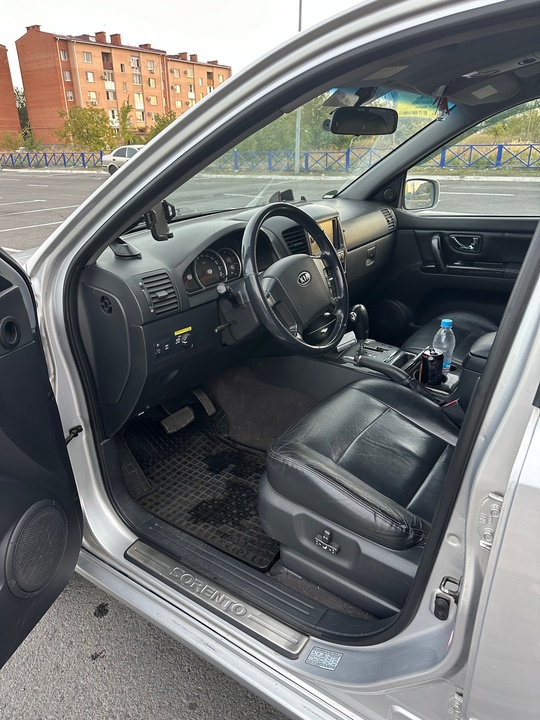 Продам KIA Sorento ￼
2.5 дизель (4)
