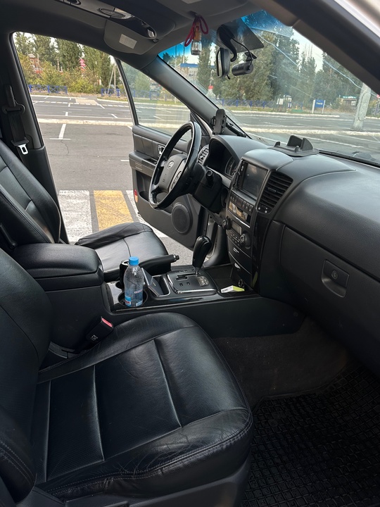 Продам KIA Sorento ￼
2.5 дизель (5)