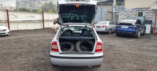 Skoda Octavia (TOUR)
2008 года
1,6 бензин
Кондиционер,
Электростеклоподъемники,
Электрозеркала,
Обогрев (5)