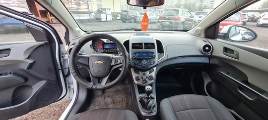 Продам Chevrolet Aveo
2012.года
1,6 Бензин 
Кондиционер,,
Мультируль
Электростеклоподъемники (8)