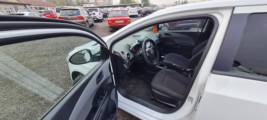 Продам Chevrolet Aveo
2012.года
1,6 Бензин 
Кондиционер,,
Мультируль
Электростеклоподъемники (9)