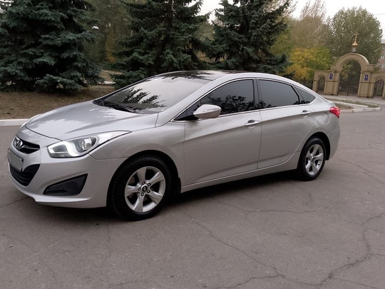 Продам авто Hyundai i40 
В