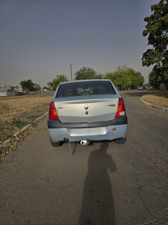 Продам машину 
Renault Logan 2007 (4)