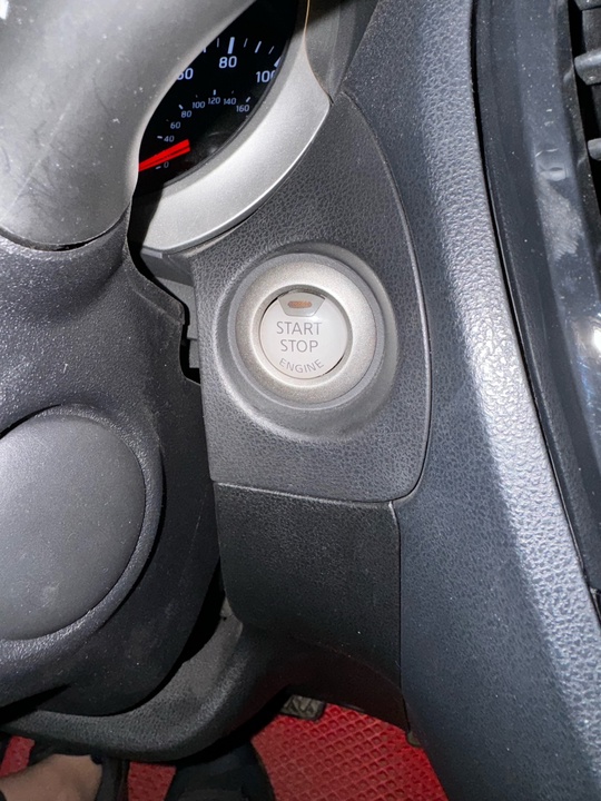 Nissan Juke 2014 1,6 
Состояние (9)
