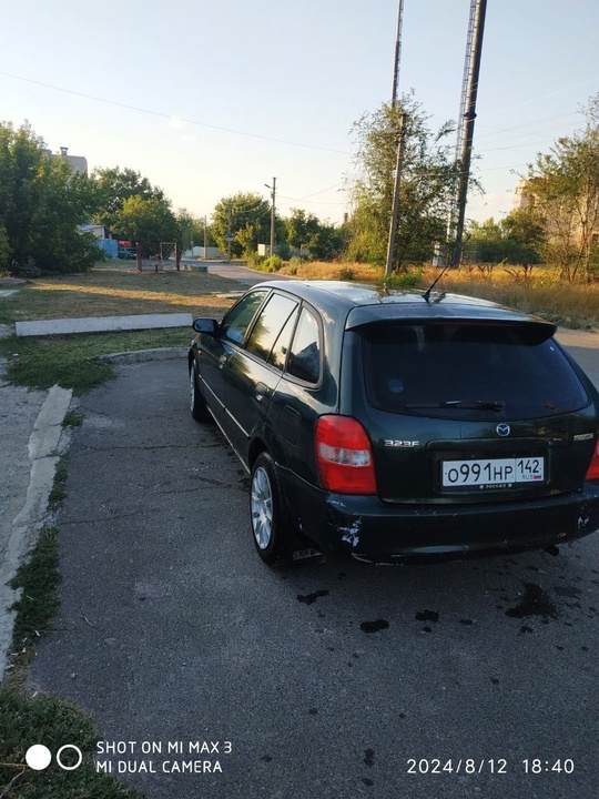 Продам. Мазда 323 1999г. 
Универсал. (2)
