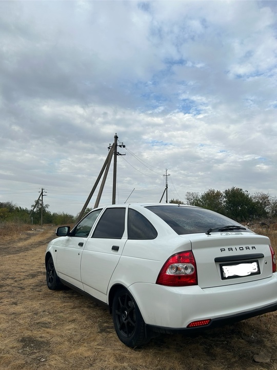 Продаю Lada Priora 2010 год (1)