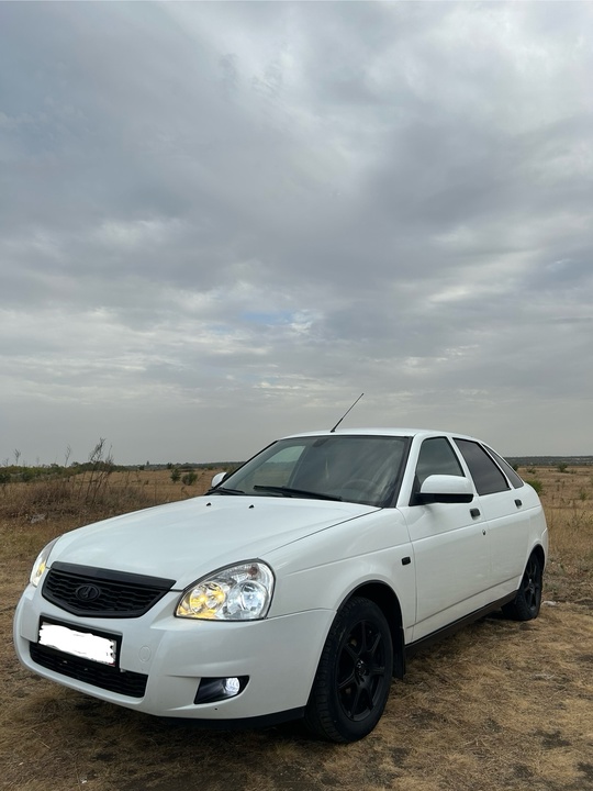 Продаю Lada Priora 2010 год (2)