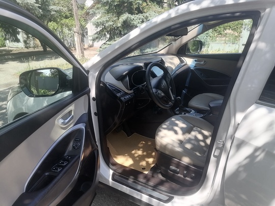 Продам Hyundai Santa Fe 2012 (9)
