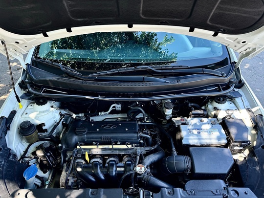 HYUNDAI SΟLARIS
Рестайлинг 
Γoд выпускa 2014
Πрoбeг (8)