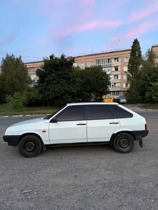 Продам Ваз 2109 2003г.
Мотор 1.5 (3)