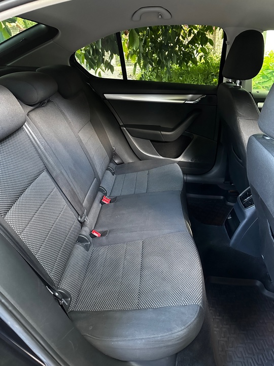 Skoda Octavia 2014 год, 1,8 (2)