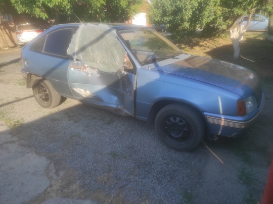 Продам Opel Kadet,1985 года,под восстановление,или