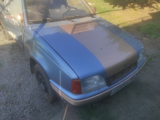 Продам Opel Kadet,1985 года,под восстановление,или (1)