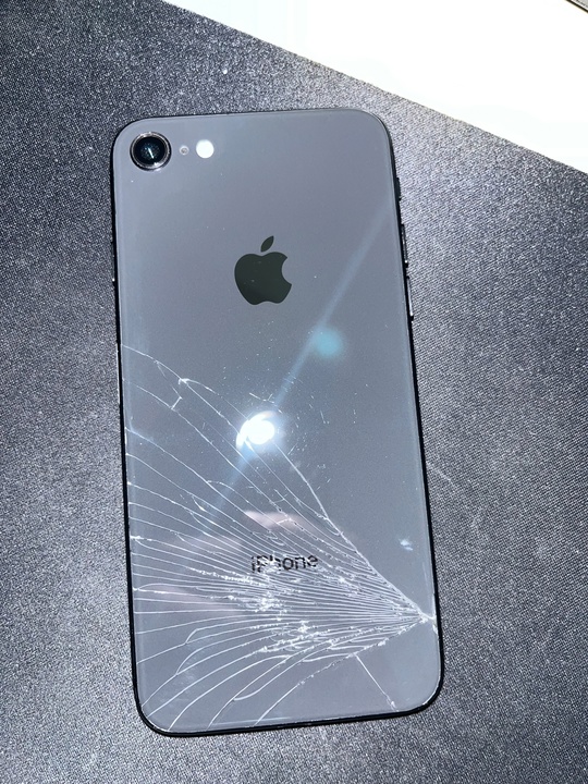Продам iPhone 8 на 64ГБ, (1)