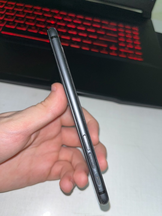 Продам iPhone 8 на 64ГБ, (2)