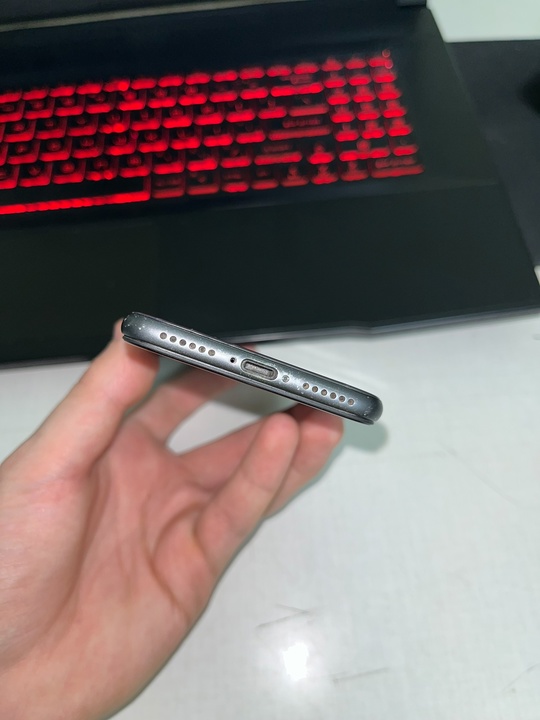 Продам iPhone 8 на 64ГБ, (5)