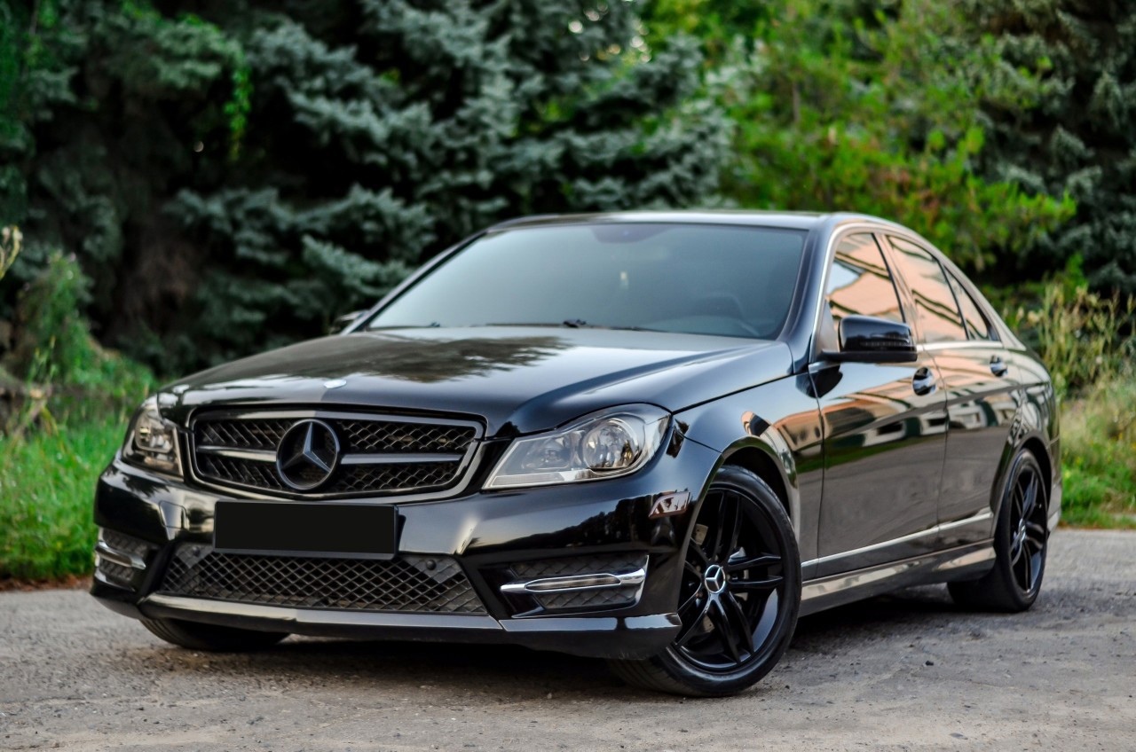 Продам личный авто Mercedes-Benz C300 (2)